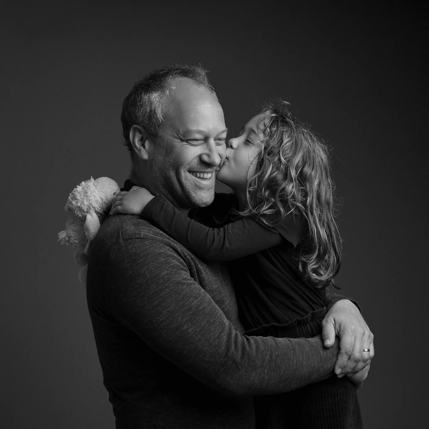 Photo d'un père et de sa fille en studio à Dol-de-Bretagne
