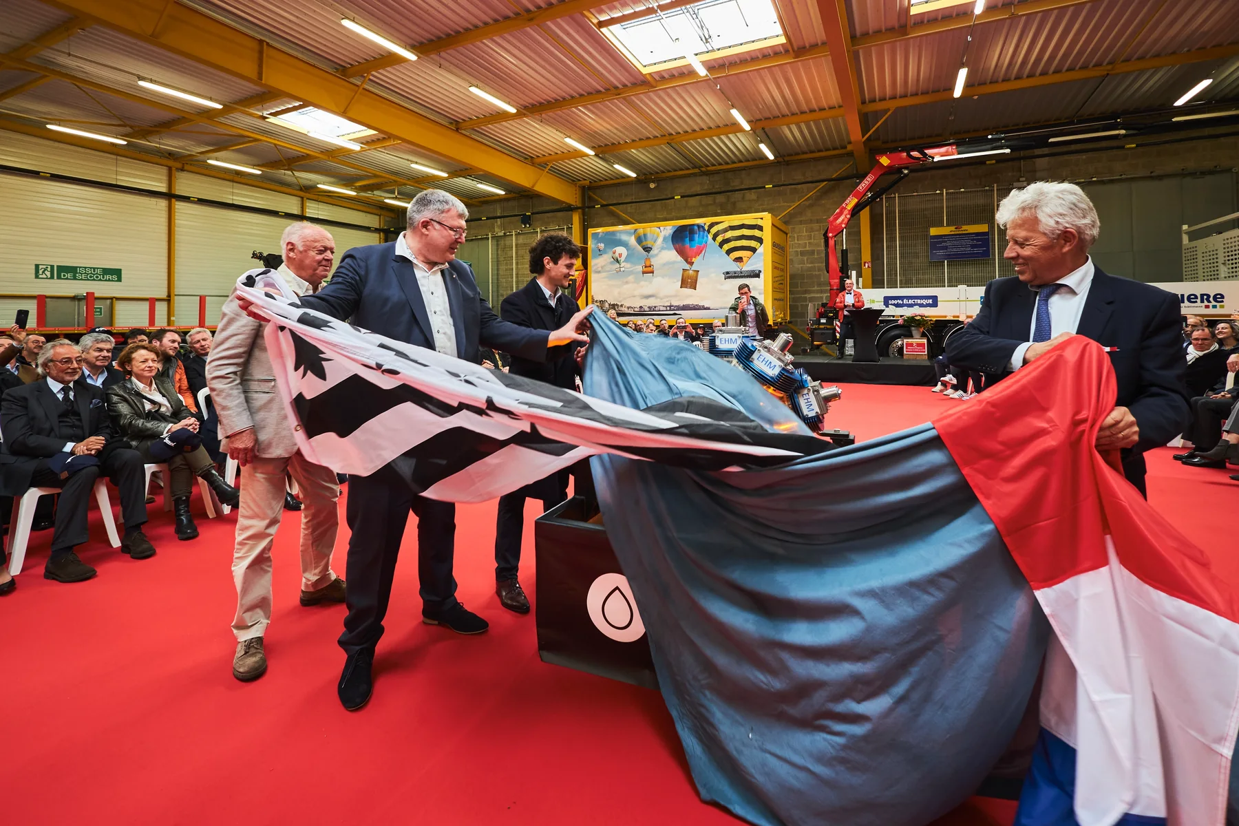 Dévoilement du moteur hydrogène lors de l'inauguration du groupe Guisnel à Dol-de-Bretagne