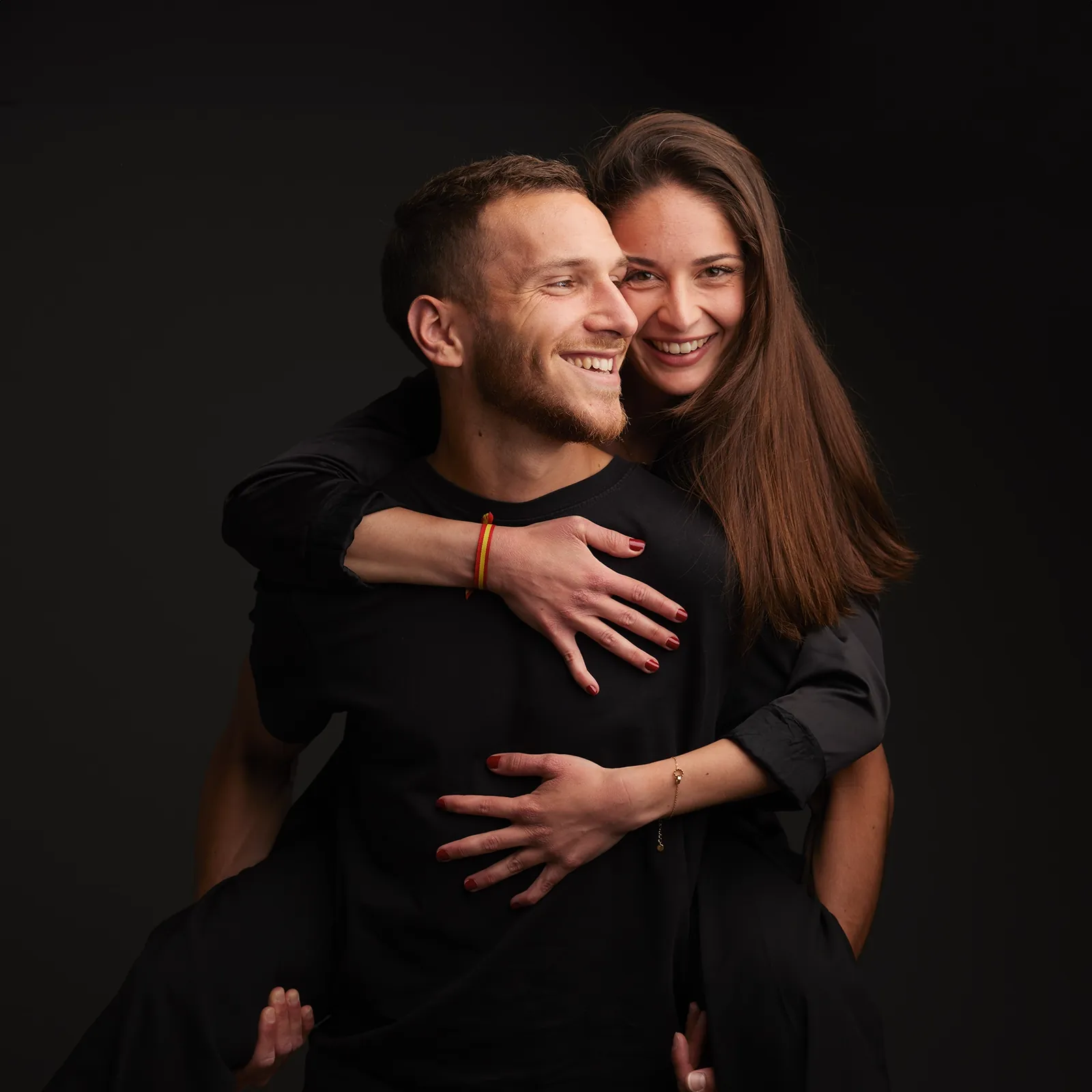 Séance photo de jeune couple en studio à Dol-de-Bretagne