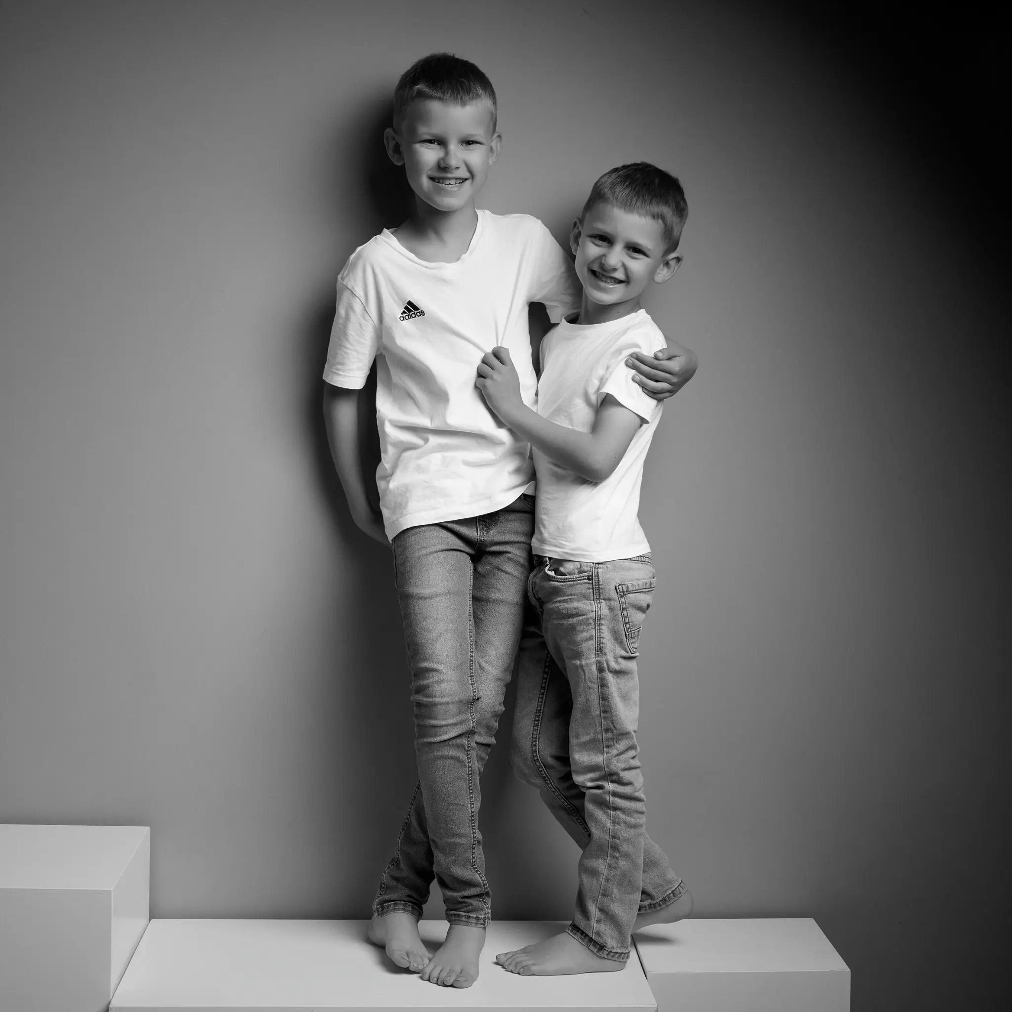 Portrait famille Rouvrais — Benoît, Jessica, Eytan et Aaron, photographe famille Dol-de-Bretagne